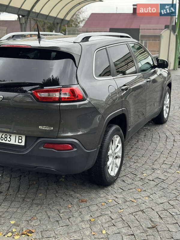 Позашляховик / Кросовер Jeep Cherokee 2016 в Любарі