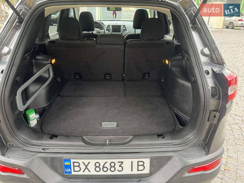 Позашляховик / Кросовер Jeep Cherokee 2016 в Любарі