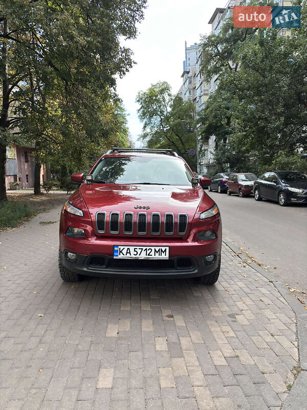 Внедорожник / Кроссовер Jeep Cherokee 2014 в Киеве