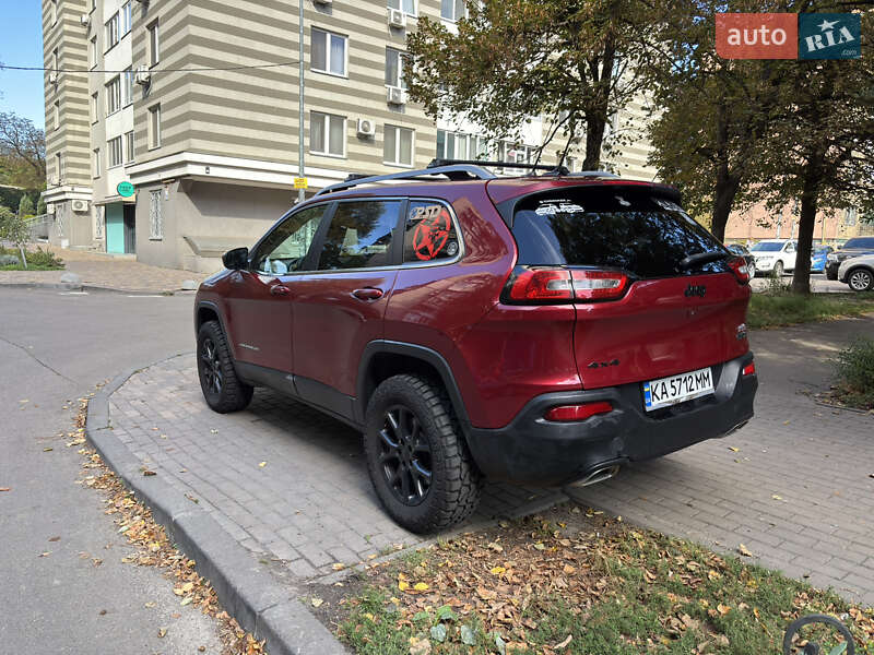 Внедорожник / Кроссовер Jeep Cherokee 2014 в Киеве