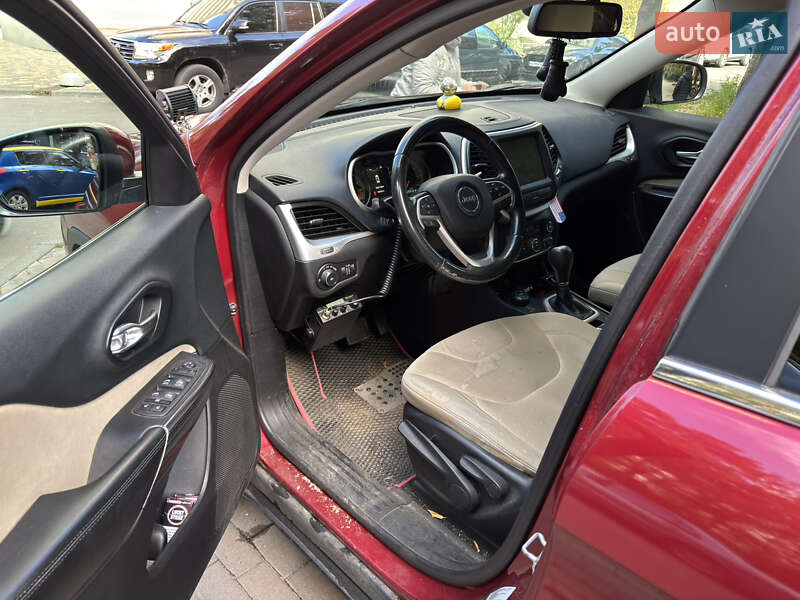 Внедорожник / Кроссовер Jeep Cherokee 2014 в Киеве