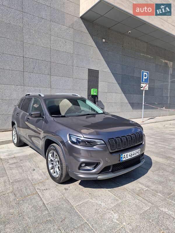 Внедорожник / Кроссовер Jeep Cherokee 2018 в Харькове
