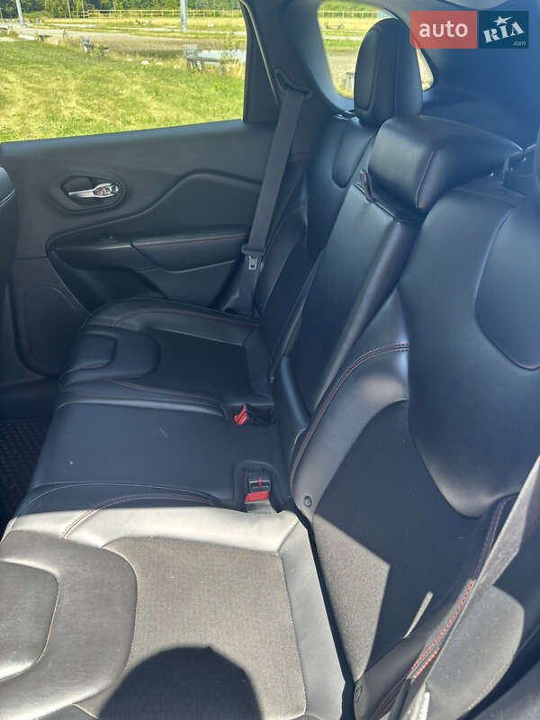 Внедорожник / Кроссовер Jeep Cherokee 2019 в Львове