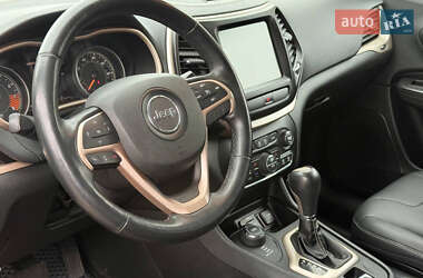 Внедорожник / Кроссовер Jeep Cherokee 2015 в 