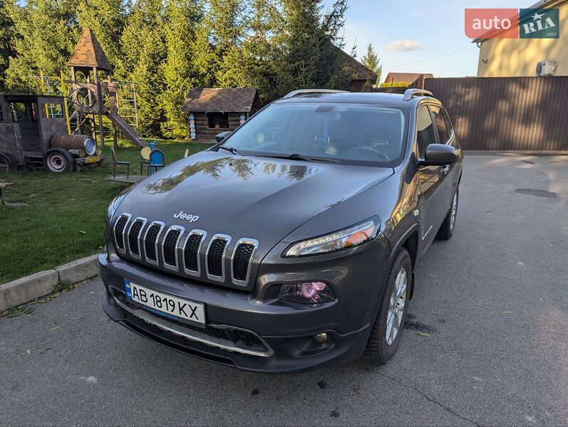 Внедорожник / Кроссовер Jeep Cherokee 2017 в Виннице