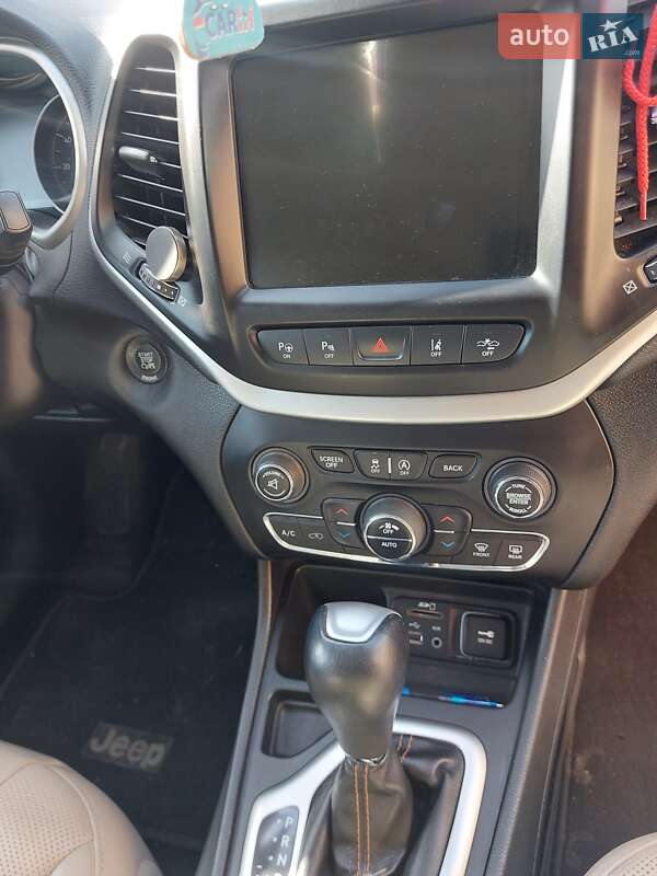 Внедорожник / Кроссовер Jeep Cherokee 2014 в Звягеле