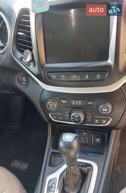 Позашляховик / Кросовер Jeep Cherokee 2014 в  фото 19 Позашляховик / Кросовер Jeep Cherokee 2014 в