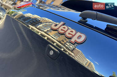 Внедорожник / Кроссовер Jeep Cherokee 2016 в 