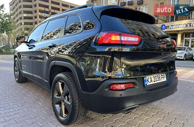 Внедорожник / Кроссовер Jeep Cherokee 2016 в 