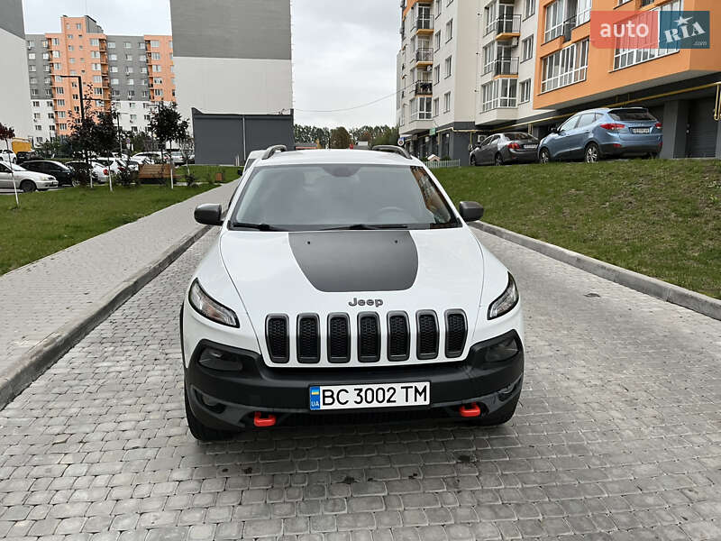 Внедорожник / Кроссовер Jeep Cherokee 2016 в Виннице