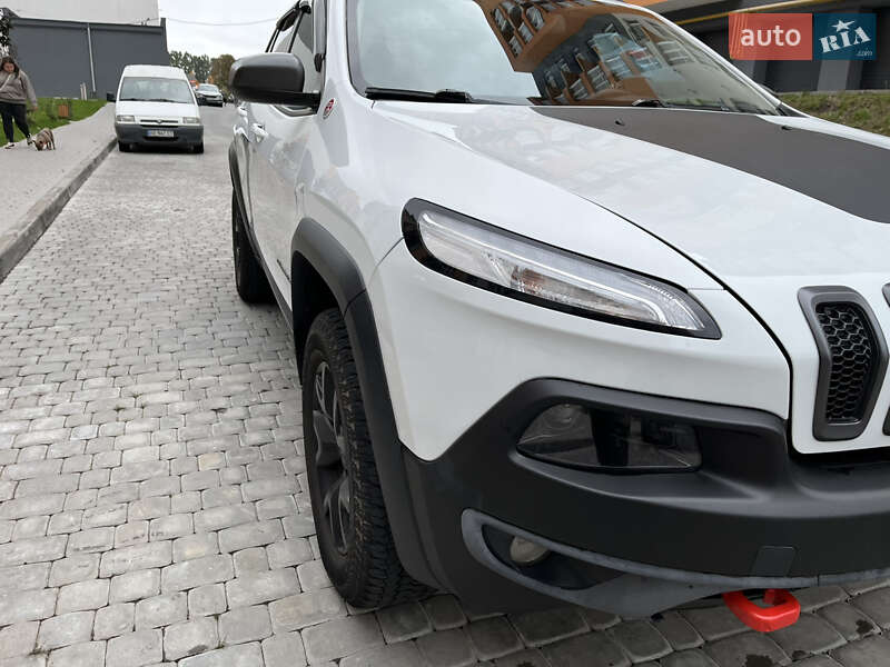 Внедорожник / Кроссовер Jeep Cherokee 2016 в Виннице
