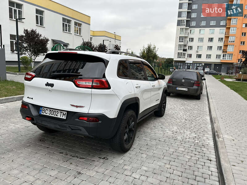 Внедорожник / Кроссовер Jeep Cherokee 2016 в Виннице