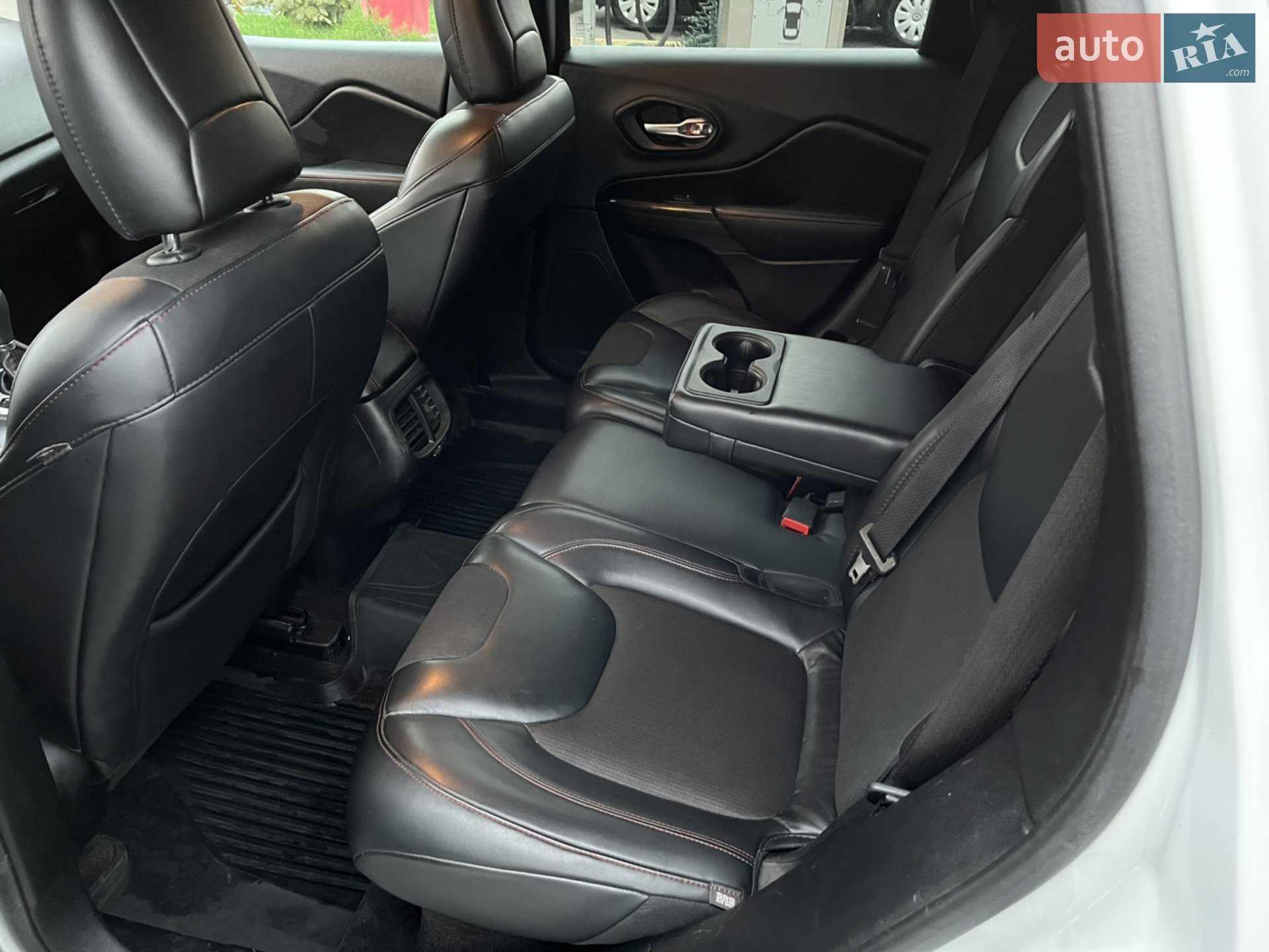 2016 Jeep Cherokee - мініатюра 34