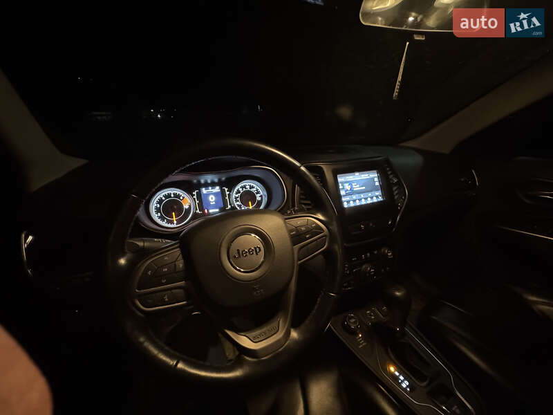 Внедорожник / Кроссовер Jeep Cherokee 2020 в Воловце