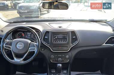 Внедорожник / Кроссовер Jeep Cherokee 2018 в 