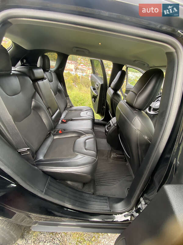 Внедорожник / Кроссовер Jeep Cherokee 2020 в Воловце