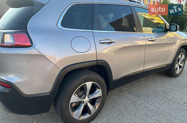 Внедорожник / Кроссовер Jeep Cherokee 2019 в 