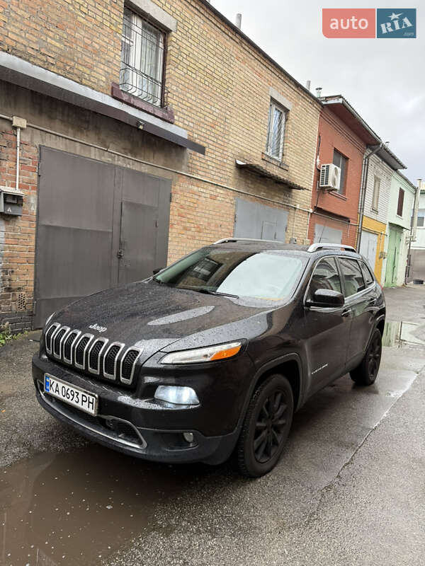 Внедорожник / Кроссовер Jeep Cherokee 2014 в 