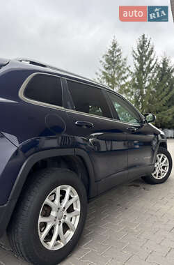 Внедорожник / Кроссовер Jeep Cherokee 2014 в 