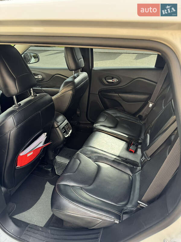 Внедорожник / Кроссовер Jeep Cherokee 2015 в Киеве фото 10 Внедорожник / Кроссовер Jeep Cherokee 2015 в Киеве