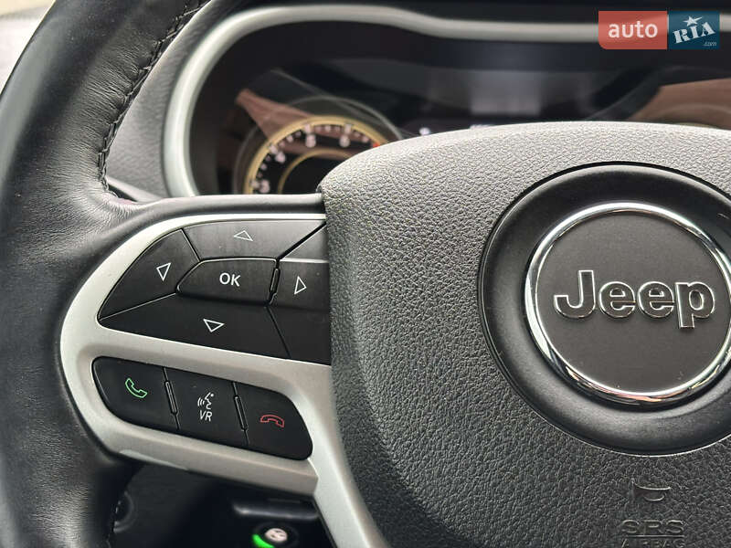 Внедорожник / Кроссовер Jeep Cherokee 2016 в Киеве