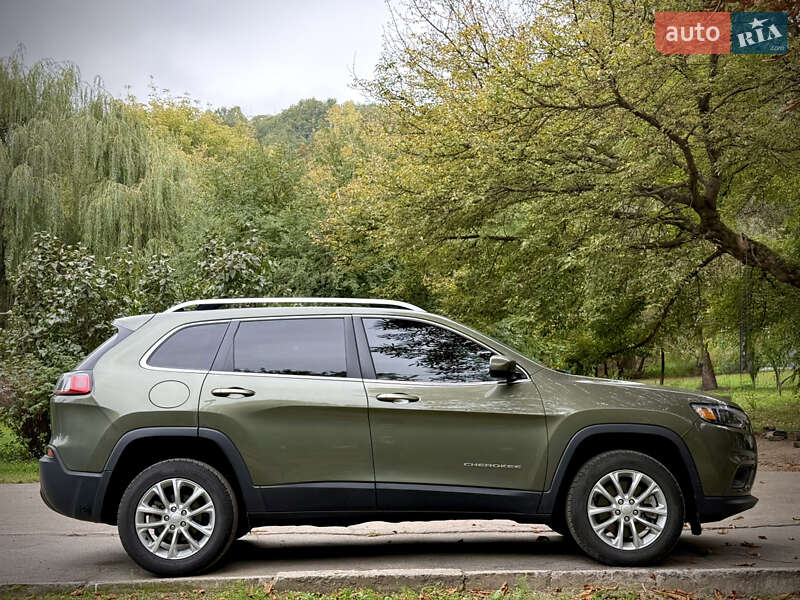 Внедорожник / Кроссовер Jeep Cherokee 2018 в Киеве