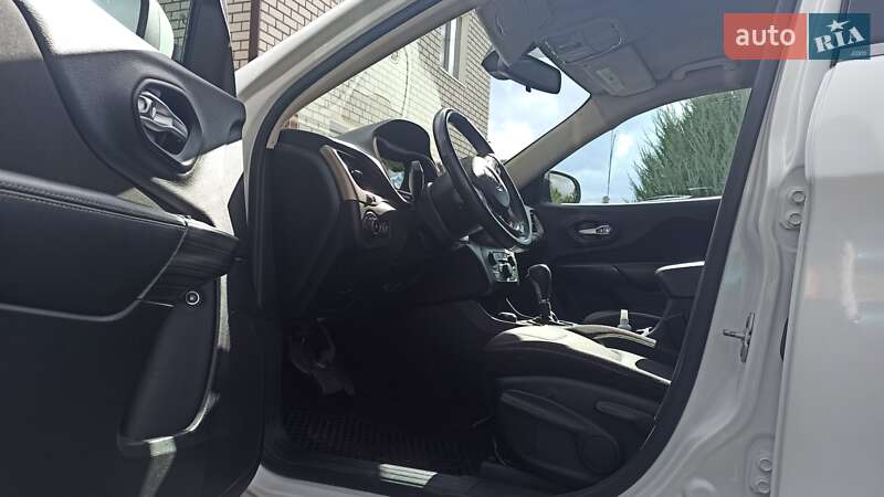 Внедорожник / Кроссовер Jeep Cherokee 2015 в Харькове фото 6 Внедорожник / Кроссовер Jeep Cherokee 2015 в Харькове