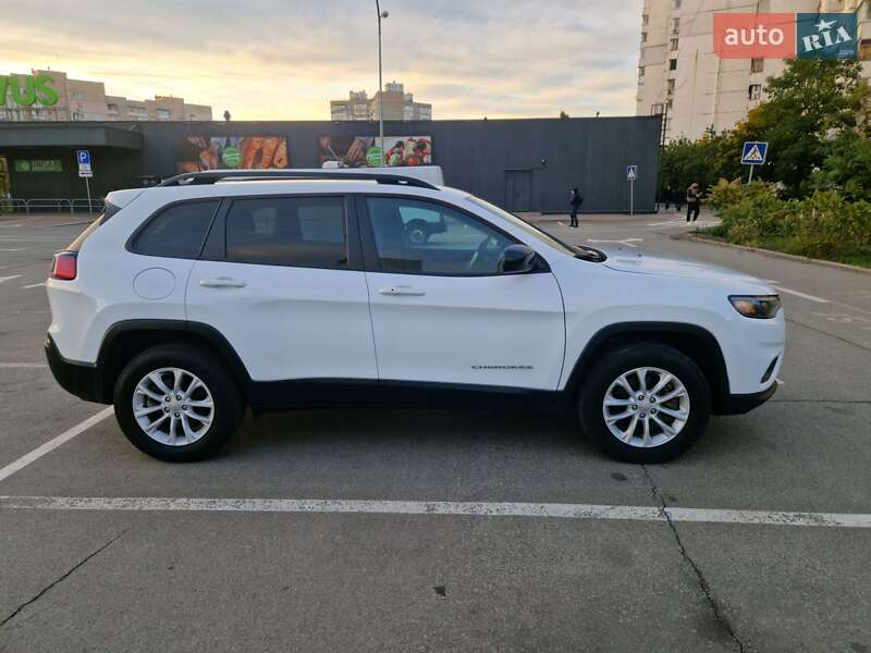 Внедорожник / Кроссовер Jeep Cherokee 2022 в Киеве
