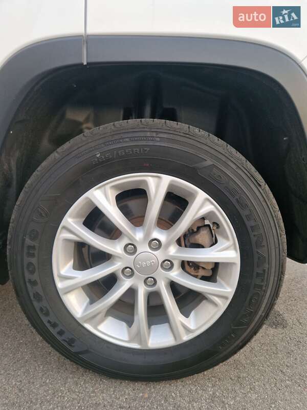 Внедорожник / Кроссовер Jeep Cherokee 2022 в Киеве