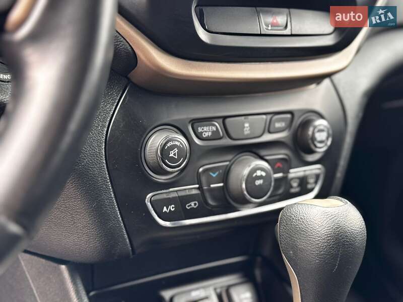 Позашляховик / Кросовер Jeep Cherokee 2015 в Івано-Франківську фото 75 Позашляховик / Кросовер Jeep Cherokee 2015 в Івано-Франківську