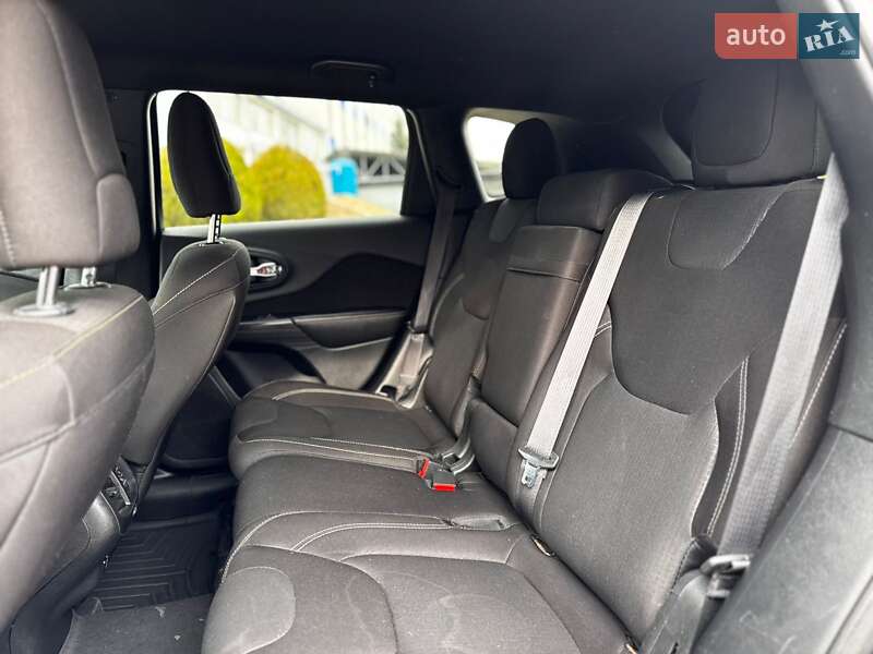 Позашляховик / Кросовер Jeep Cherokee 2015 в Івано-Франківську фото 80 Позашляховик / Кросовер Jeep Cherokee 2015 в Івано-Франківську