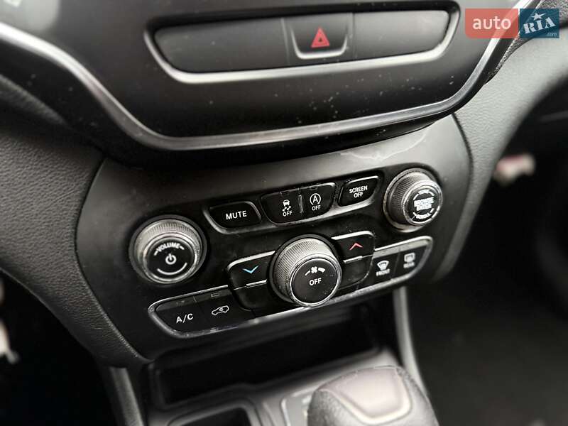 Позашляховик / Кросовер Jeep Cherokee 2019 в Львові фото 19 Позашляховик / Кросовер Jeep Cherokee 2019 в Львові