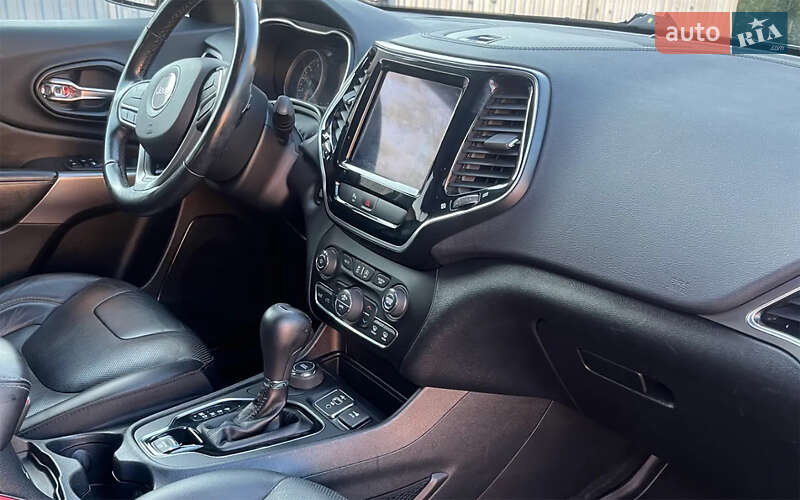 Внедорожник / Кроссовер Jeep Cherokee 2020 в Львове