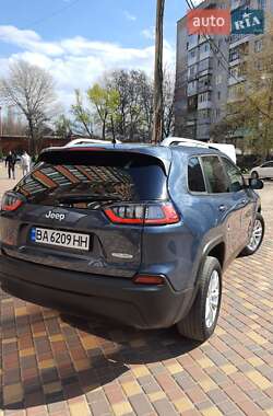 Внедорожник / Кроссовер Jeep Cherokee 2019 в 