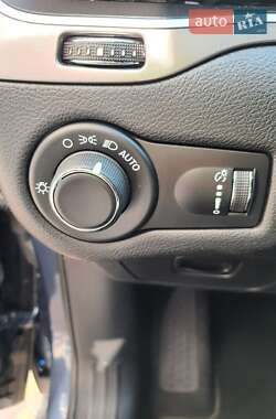 Внедорожник / Кроссовер Jeep Cherokee 2019 в 
