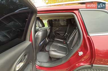 Внедорожник / Кроссовер Jeep Cherokee 2016 в 