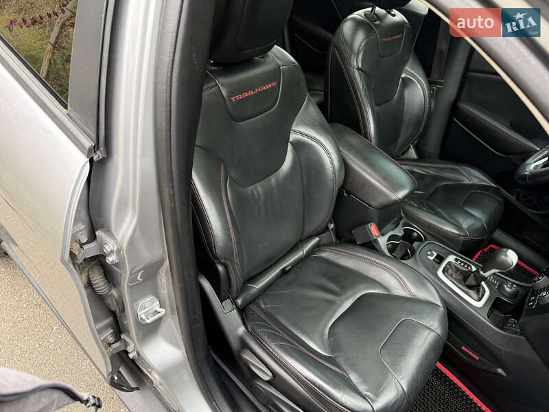 Внедорожник / Кроссовер Jeep Cherokee 2016 в Киеве фото 12 Внедорожник / Кроссовер Jeep Cherokee 2016 в Киеве