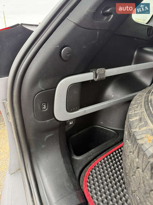 Внедорожник / Кроссовер Jeep Cherokee 2016 в Киеве фото 17 Внедорожник / Кроссовер Jeep Cherokee 2016 в Киеве