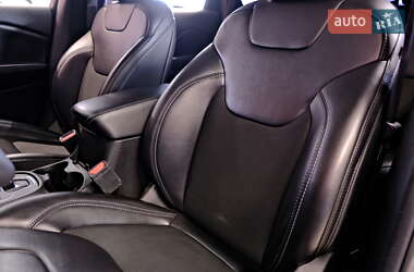 Позашляховик / Кросовер Jeep Cherokee 2020 в  фото 30 Позашляховик / Кросовер Jeep Cherokee 2020 в