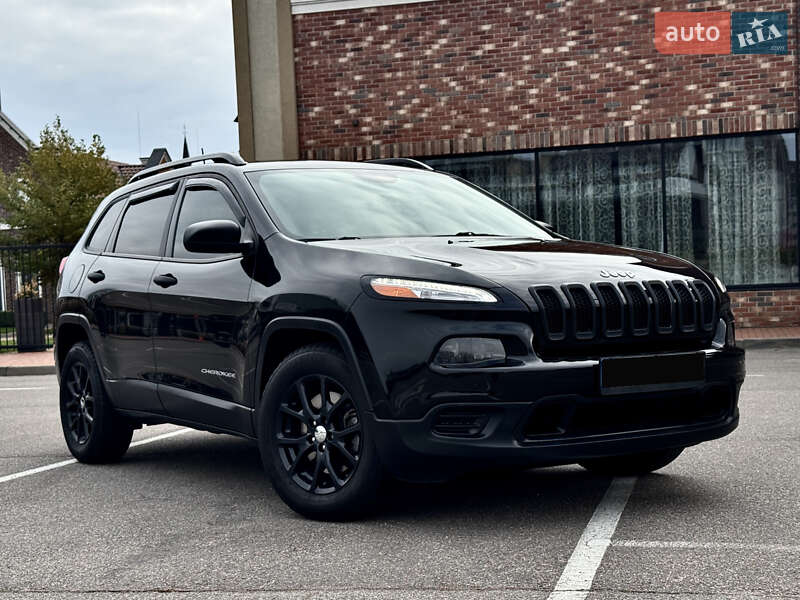 Внедорожник / Кроссовер Jeep Cherokee 2016 в Киеве