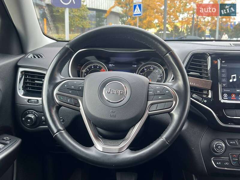 Внедорожник / Кроссовер Jeep Cherokee 2020 в Киеве