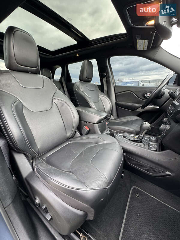 Позашляховик / Кросовер Jeep Cherokee 2020 в Івано-Франківську