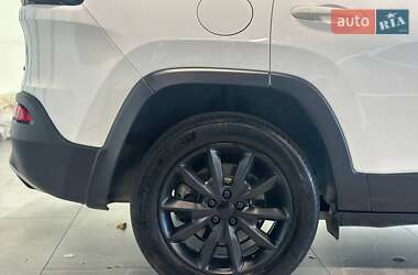 Внедорожник / Кроссовер Jeep Cherokee 2016 в 