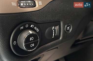 Внедорожник / Кроссовер Jeep Cherokee 2016 в 
