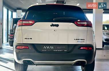 Внедорожник / Кроссовер Jeep Cherokee 2016 в 