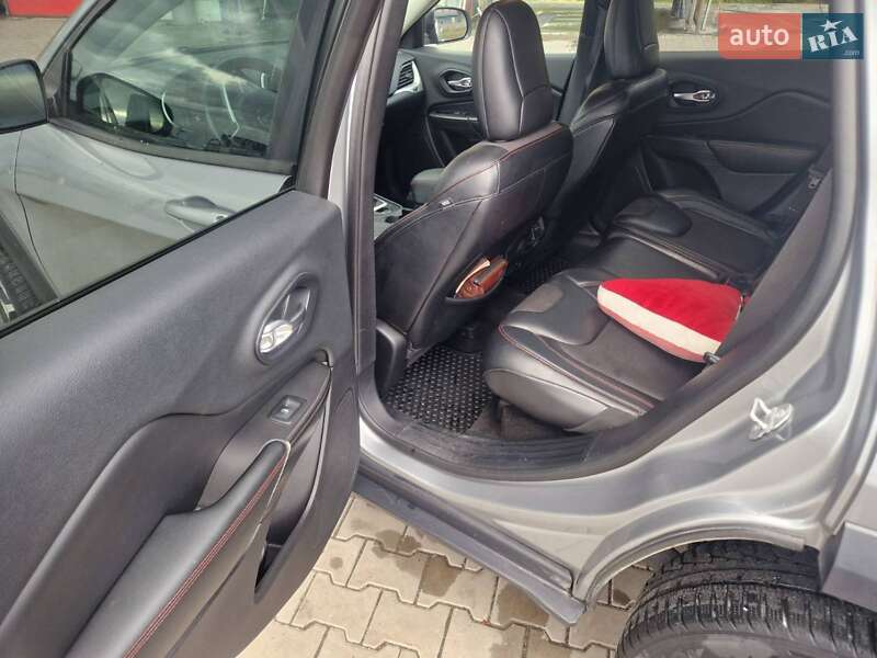 Внедорожник / Кроссовер Jeep Cherokee 2014 в Луцке фото 7 Внедорожник / Кроссовер Jeep Cherokee 2014 в Луцке