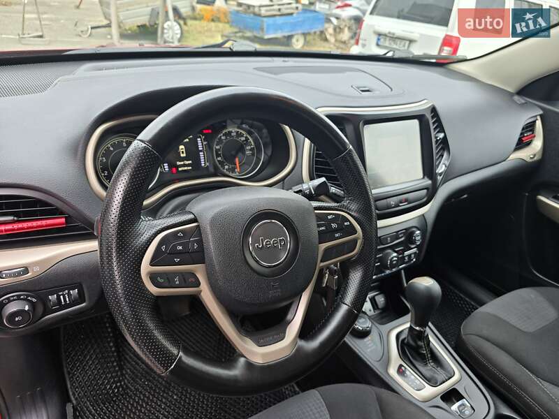 Внедорожник / Кроссовер Jeep Cherokee 2016 в Чернигове