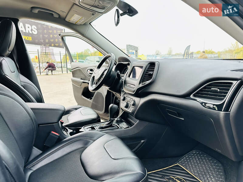 Позашляховик / Кросовер Jeep Cherokee 2020 в Харкові фото 24 Позашляховик / Кросовер Jeep Cherokee 2020 в Харкові