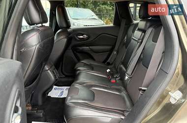 Внедорожник / Кроссовер Jeep Cherokee 2014 в 