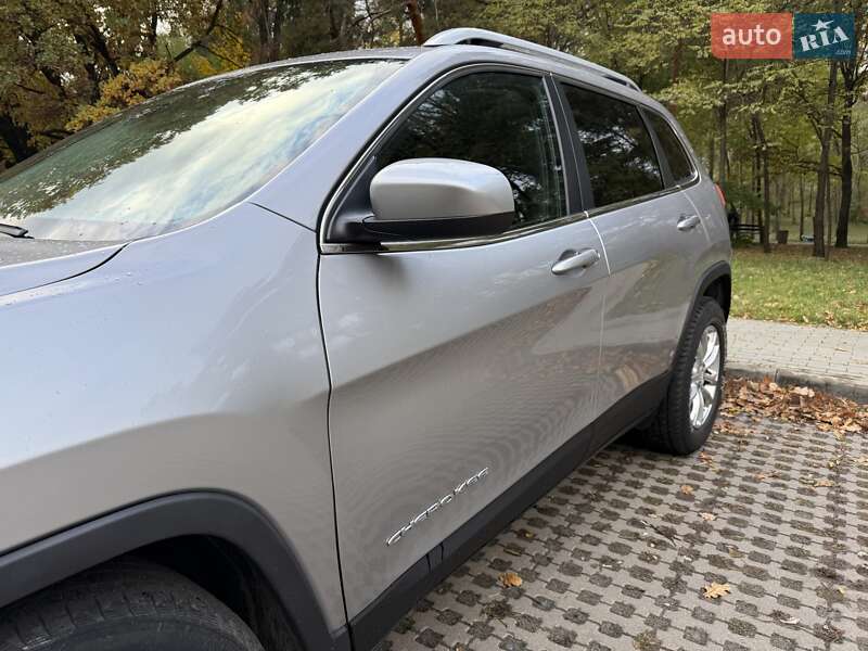 Внедорожник / Кроссовер Jeep Cherokee 2018 в Киеве